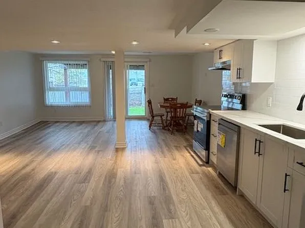 565 Pelletier Ct, Newmarket, ON L3X 2N6
