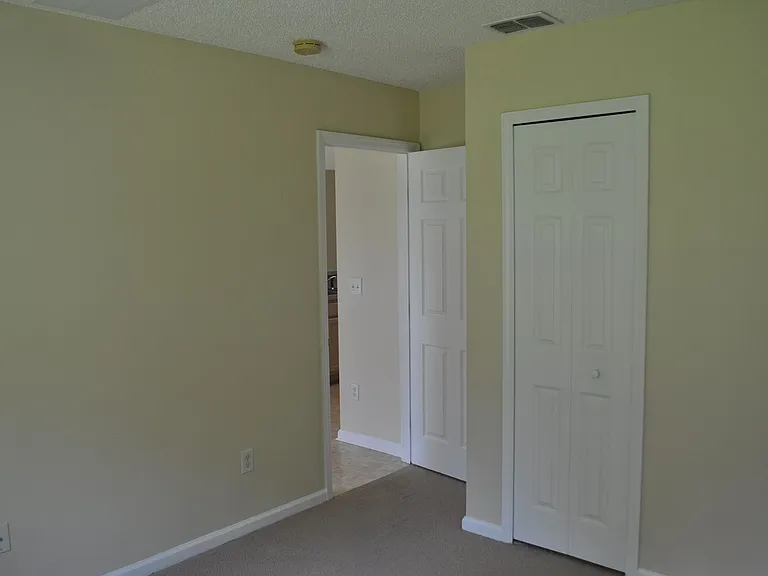 89 Berkshire Ln — Photo 13