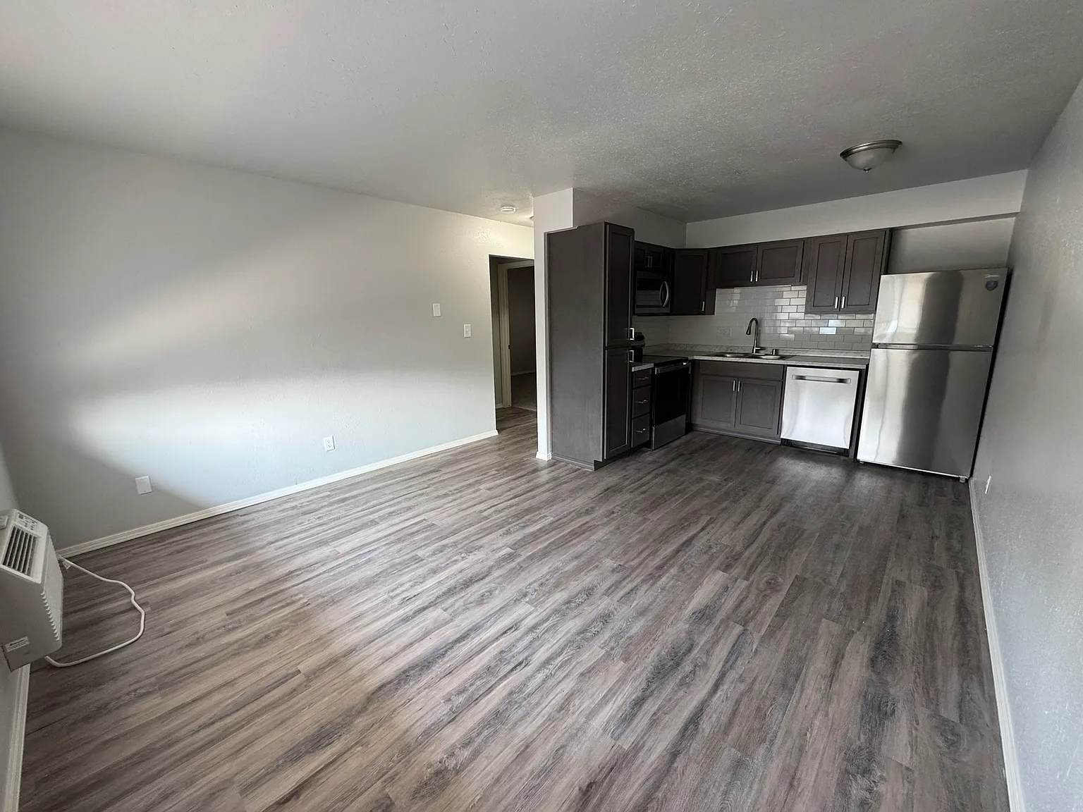 2 bed, $1,400 — Photo 4