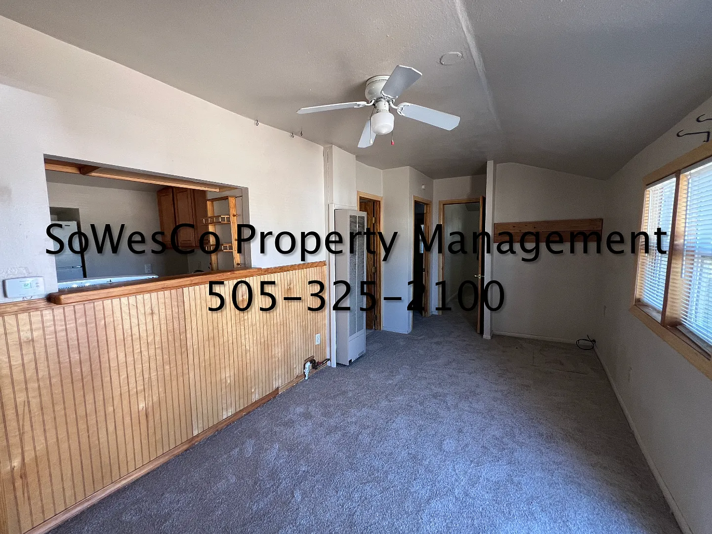 2 Bedroom Home with large back yard — Photo 3