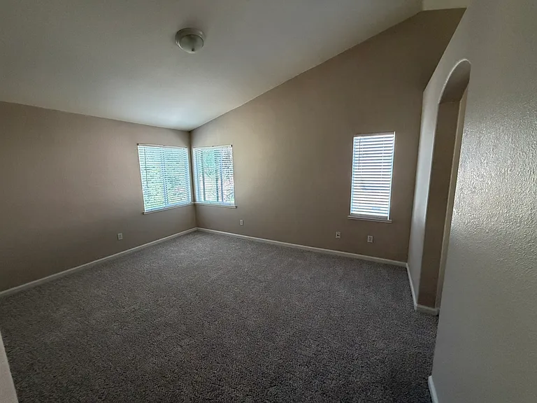 2154 Devin Ct — Photo 9