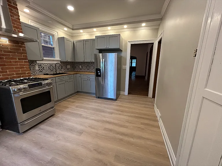 64 Cottage St #1 — Photo 2