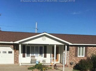 245 Oakwood Dr, Madison, WV 25130