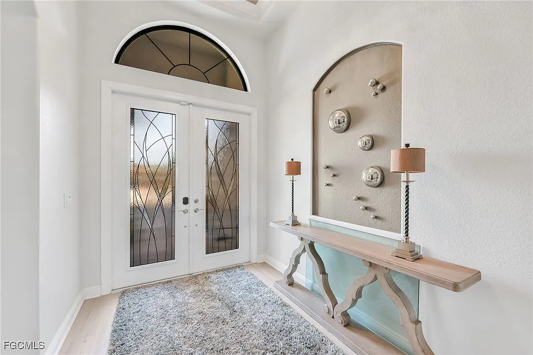 4 bed, 4.0 bath, 2640 sqft, $12,000 — Photo 3