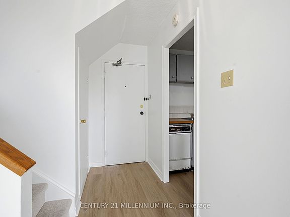 4th image of 2121 Roche Ct #301