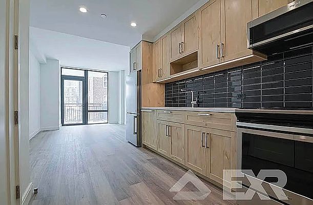 1st image of 160 Clarkson Ave APT 6U