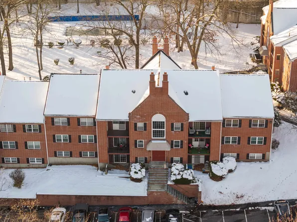 5 louisburg Square #11, Nashua, NH 03060