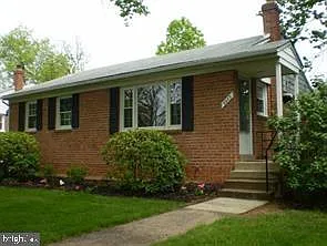9923 Mayfield Dr — Photo 5