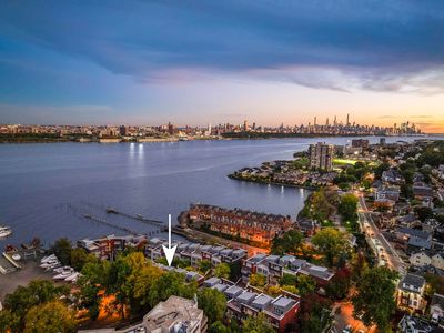 9 Vela Way, Edgewater, NJ, 07020
