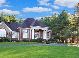 11 Whispering Pine Ln, Scottsville, KY 42164