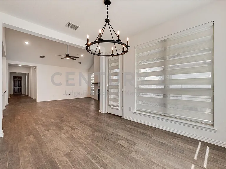 536 Cedarwood St — Photo 11