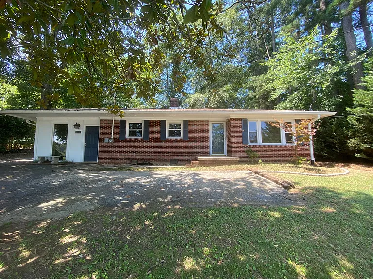 129 Freedom Dr — Photo 36