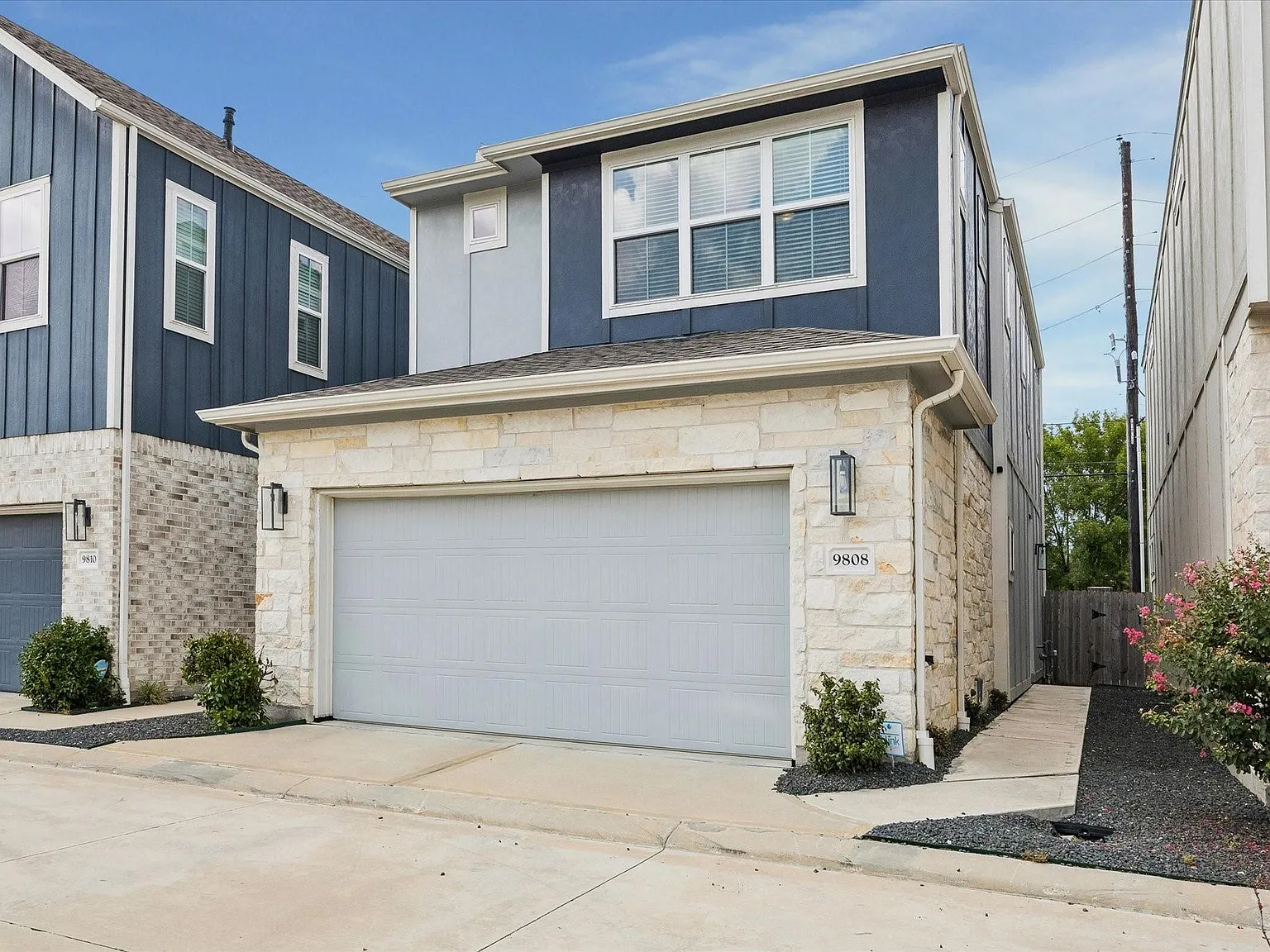 2 bed, 2.5 bath, 1497 sqft, $2,250 — Photo 3