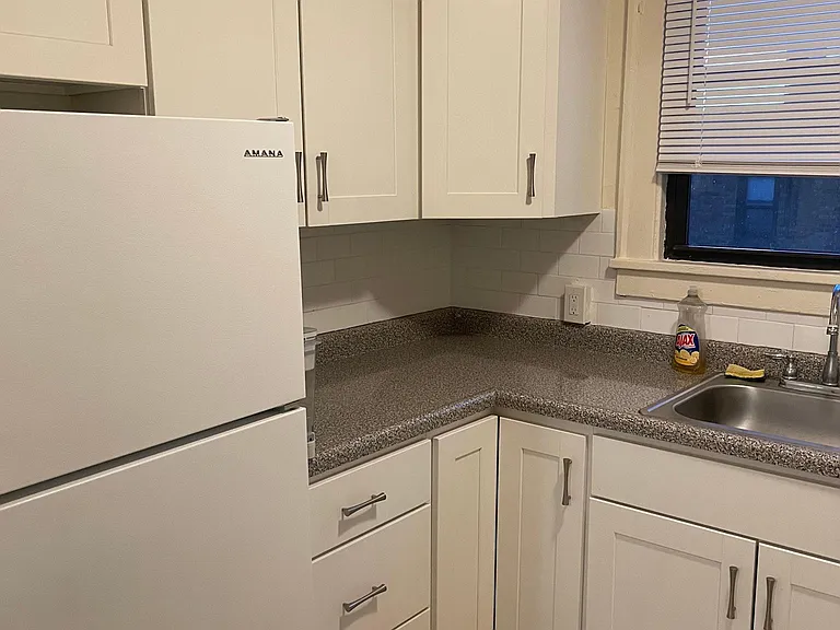 5914 Walnut St #302 — Photo 8