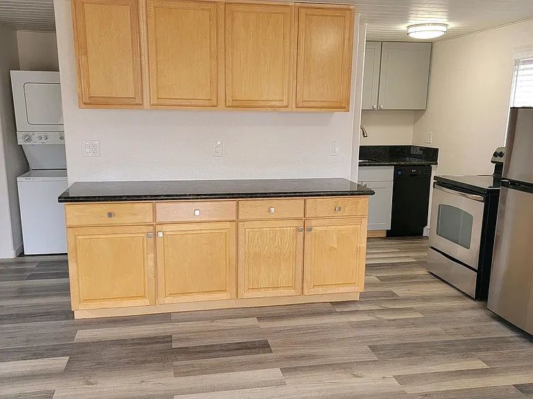 623 S Country Club Dr — Photo 3
