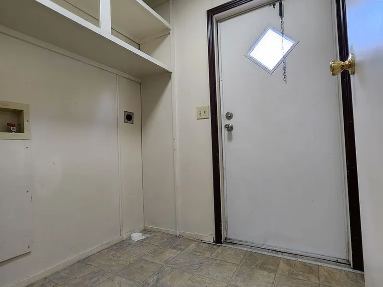 1022 Linda Ln — Photo 5