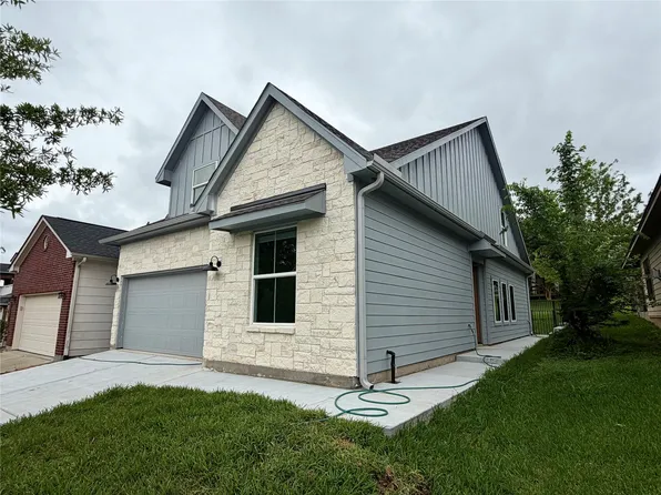 110 Cove Place Ct, Montgomery, TX 77356