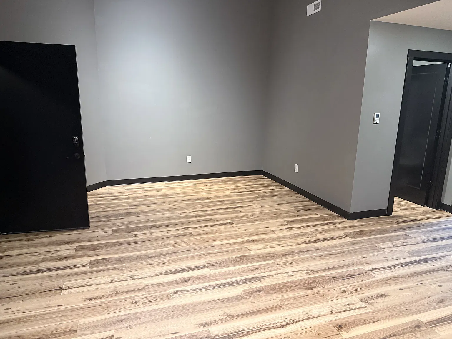126 E Jefferson St - 5 — Photo 3