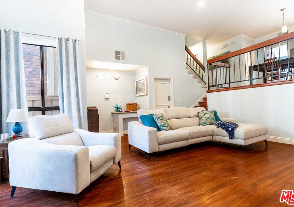 1st image of 17150 Burbank Blvd Unit 29