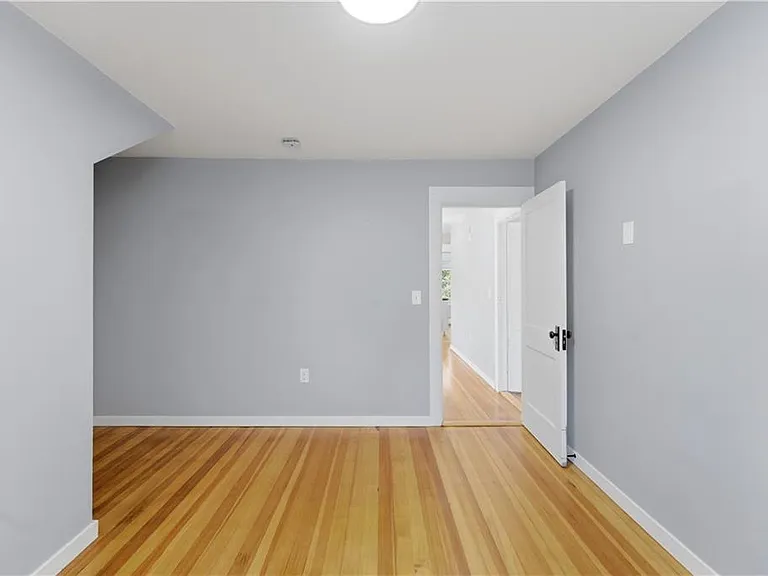 33 Laura St #2 — Photo 29