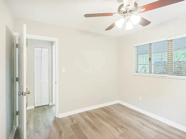 4517 S Hale Ave — Photo 12