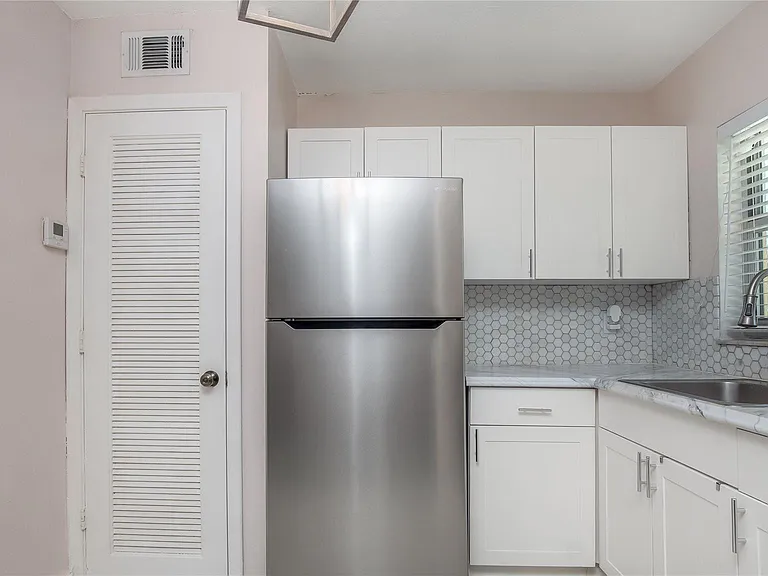 5186 NE 6th Ave #710 — Photo 10