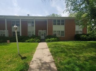 Carriage Place Apartments: 2708 34th Street, Rock Island, IL 61201