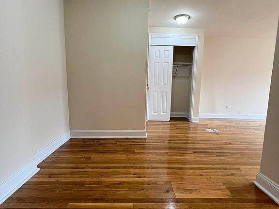 5th image of 3324 Parsons Blvd #6