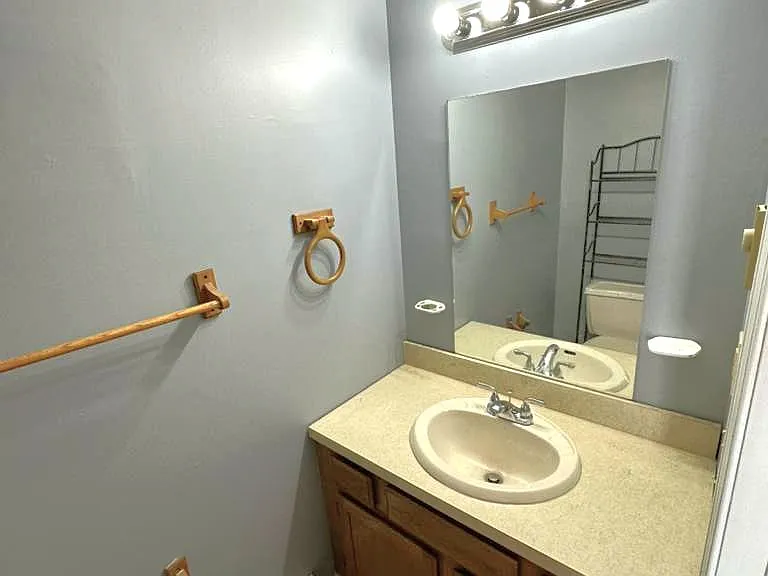 176 Lincoln St #9 — Photo 15