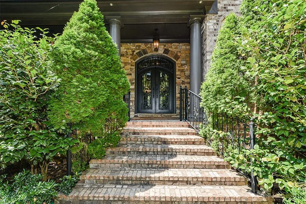 5 bed, 5.5 bath, 7421 sqft, $10,500 — Photo 4