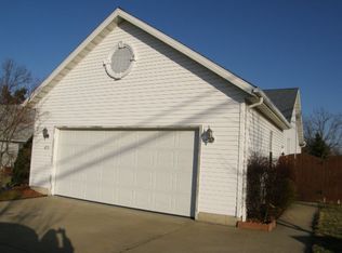 475 Edison Dr, Vermilion, OH 44089