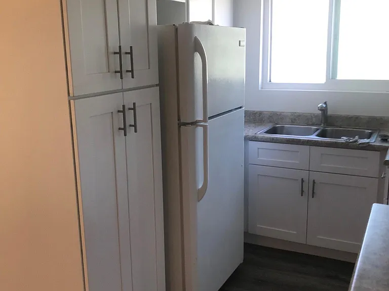 2441 S Orange Dr — Photo 7
