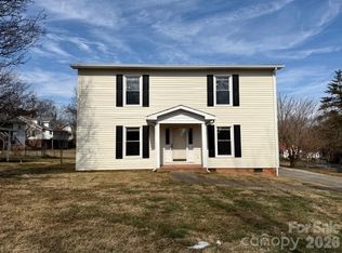 103 Pine St, Morganton, NC 28655