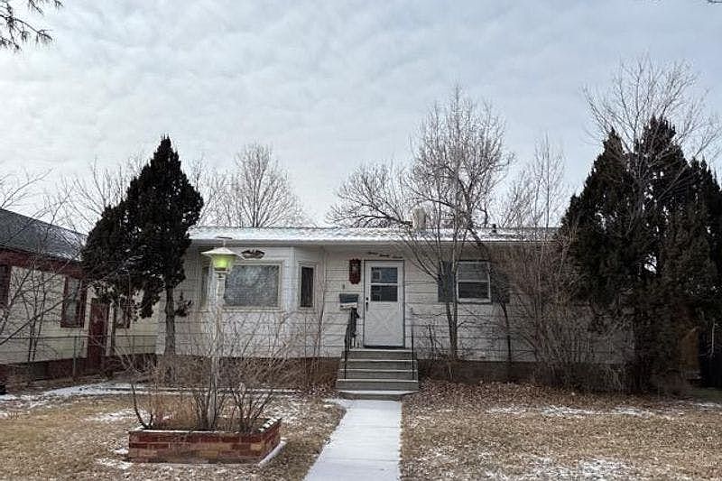 1st image of 727 Farlow Ave