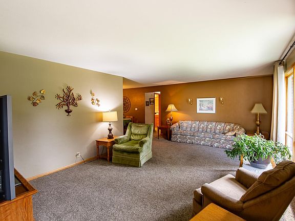 5th image of 23289 Circle Ln