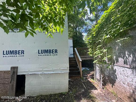 3rd image of 3215 Greenwood Ave