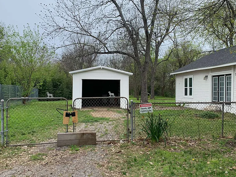 1005 Wolfe City Dr — Photo 16