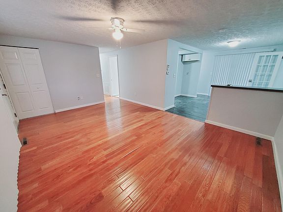 3rd image of 3594 Madrid Dr