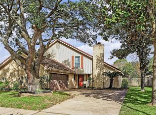 2425 Colleen Dr, Pearland, TX 77581