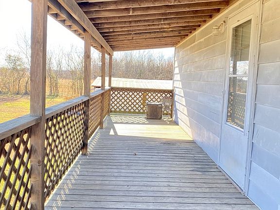 3rd image of 135 Perkins Ln