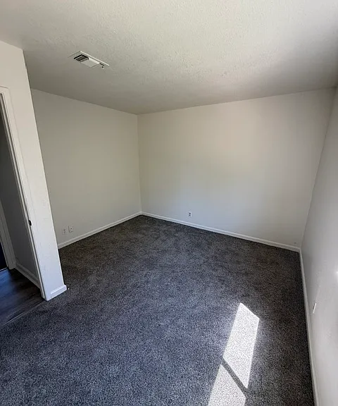 725 McKenzie Ct — Photo 13