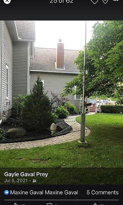 2nd image of 1511 E Leonard Rd