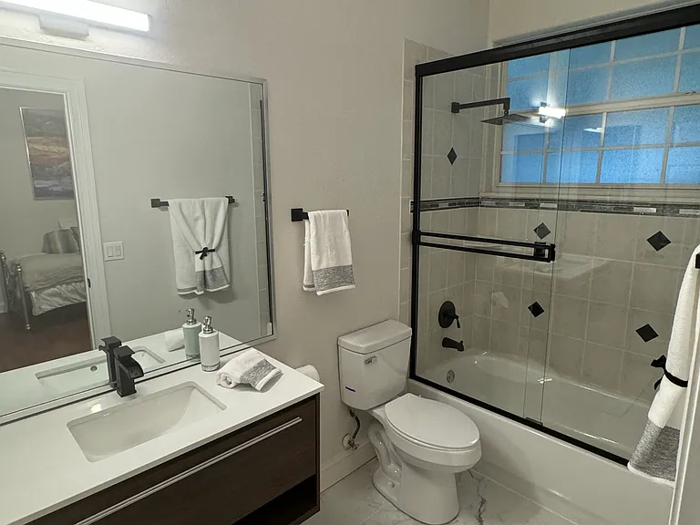 Bedroom #4 full bathroom