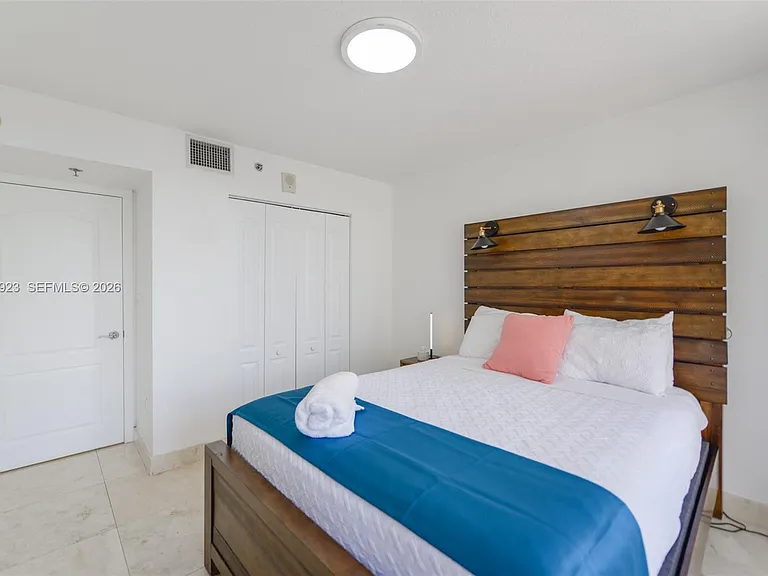 1200 Brickell Bay Dr #2324 — Photo 32