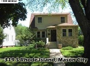 319 S Rhode Island Ave, Mason City, IA 50401