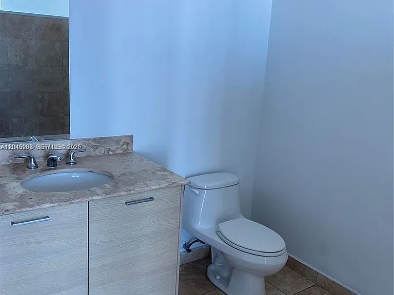 350 NE 24th St #813 — Photo 7