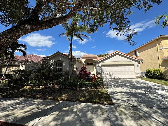 3rd image of 4273 Fox Ridge Dr