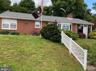 5620 Devon Dr, Harrisburg, PA 17112