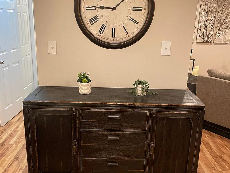 Dresser to store clothing