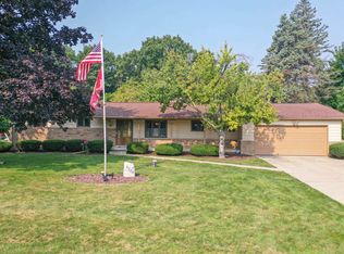 9104 Del Rio Dr, Grand Blanc, MI 48439